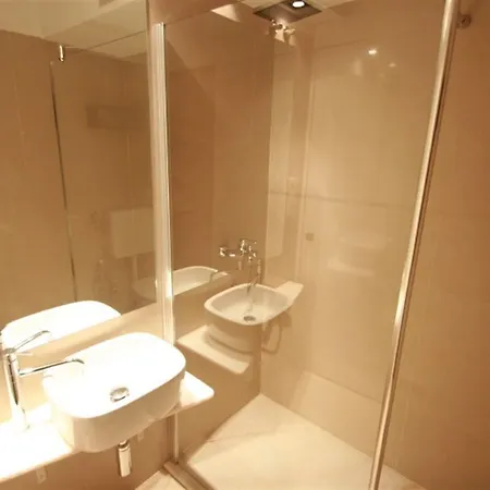 Sparkling 4 Bedroom In * Lisboa