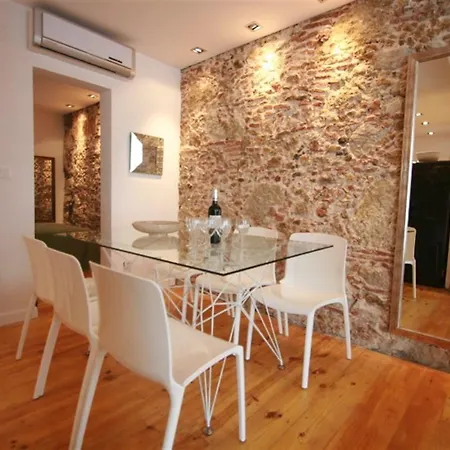Sparkling 4 Bedroom In 公寓 *