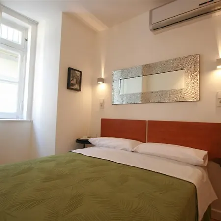 Sparkling 4 Bedroom In 公寓 *