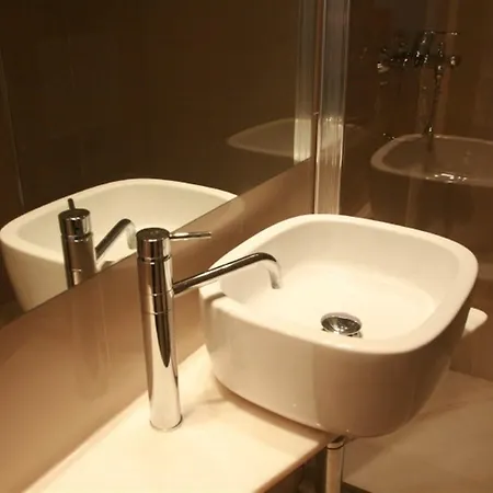 Sparkling 4 Bedroom In *